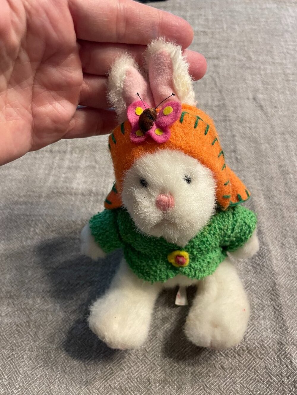 Russ Berrie Li'l Sunshine 7" Bunny Rabbit Plush Toy green sweater & Orange hat!
